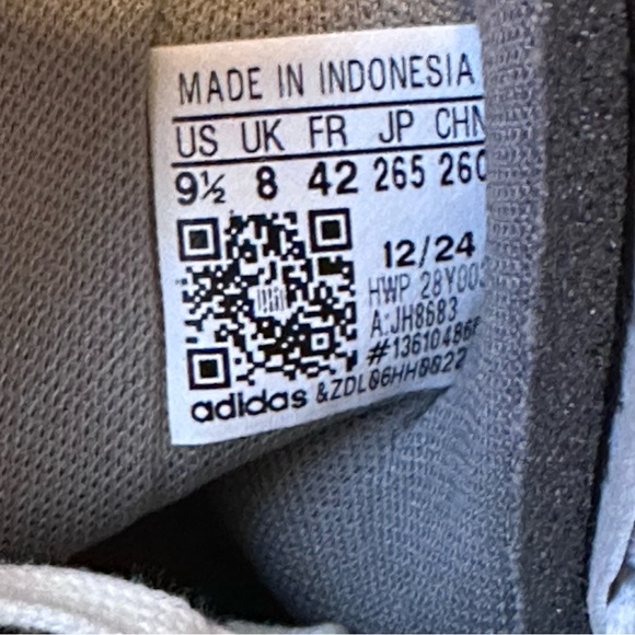 Adidas | Women’s Grand Court 2.0 White/Black/Silver Shoes | Size 9.5 - Picture 7 of 9